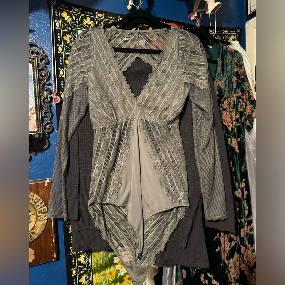 Aerie Silver Lace Long Sleeve Bodysuit Size XL